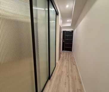July 1st: 1 bed, 1 bath Top Floor – Clifton - Photo 5