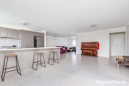 28 Viola Place, Edgeworth, NSW 2285 - Photo 5