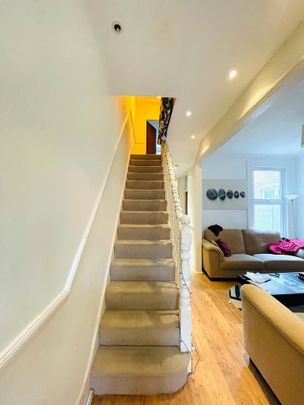 4 bedroom townhouse to rent - Photo 1