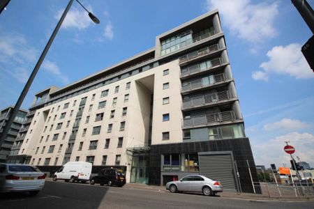 3 bedroom flat to rent - Photo 3