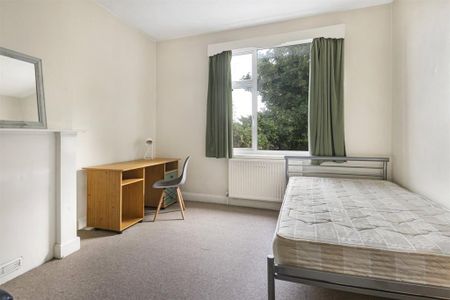 4 bedroom terraced house to rent - Photo 4