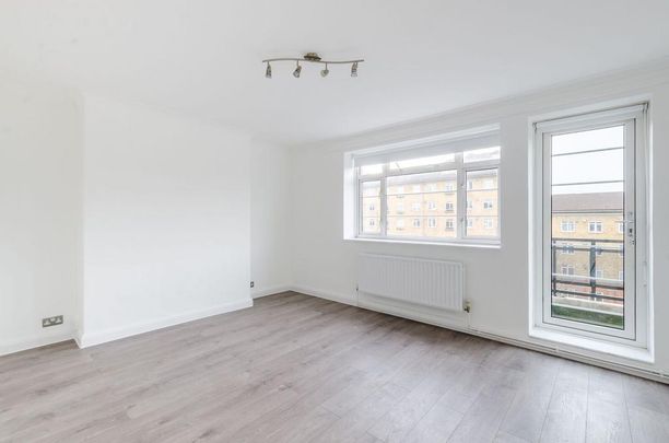 4 bedroom flat to rent - Photo 1