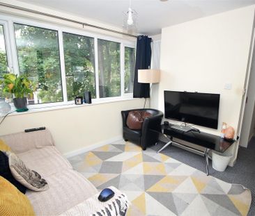 2 bedroom Student Maisonette to rent in Otterburn Villas, Newcastle... - Photo 3