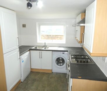 3 bedroom terraced house to rent - Photo 6