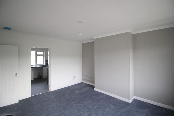 3 bedroom flat to rent - Photo 1
