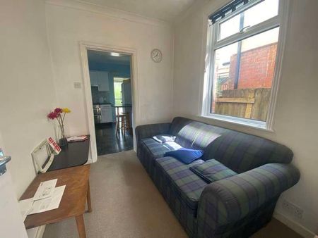 Langhorn Road, SO16 - Photo 5