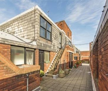 Room in a Shared House, With Garden, SW1V - Photo 1
