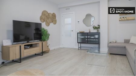 madrid, Community of Madrid 28046 - Photo 2