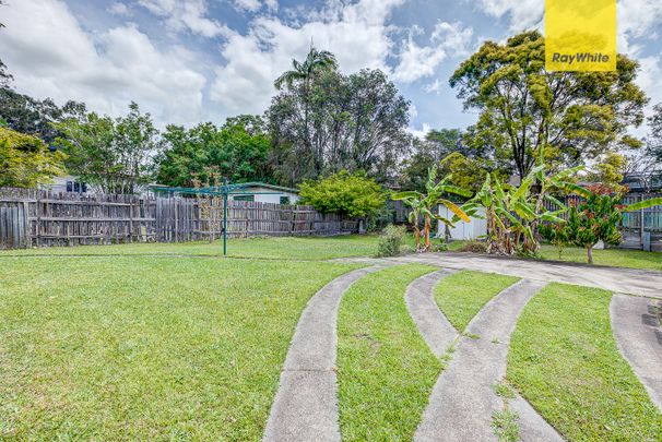 33 Donegal Street, Kuraby QLD 4112 - House For Rent | Domain - Photo 1