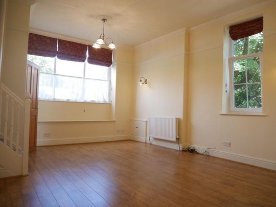 2 bedroom end of terrace house to rent - Photo 1