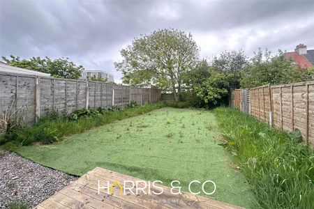 3 bedroom semi-detached house to rent - Photo 4