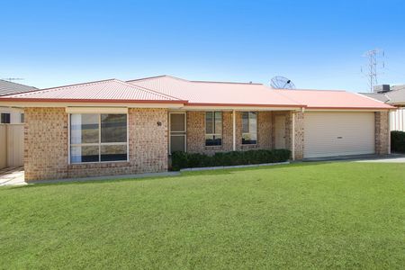 Spacious Family Home in Prime Lavington Location - Photo 2