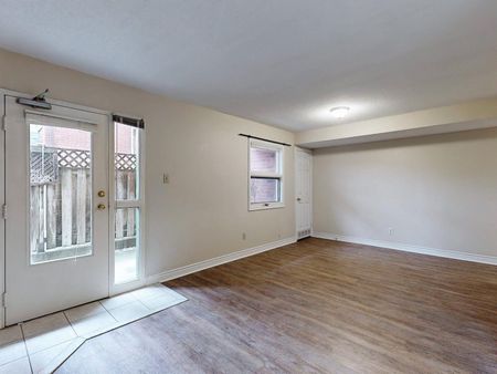 For Lease - 183 Nelson Street Unit# 1, Oakville, Ontario - Photo 5