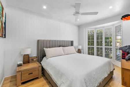 Comfortable Family Living Opposite the Reserve - Photo 4