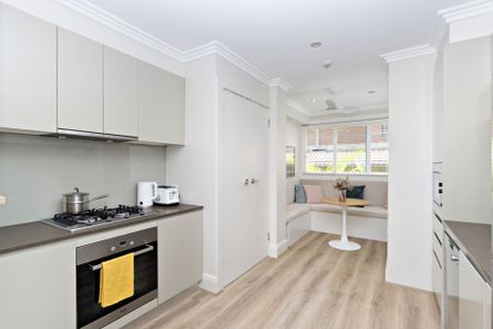 Character Filled Harbourfront Living - Photo 3