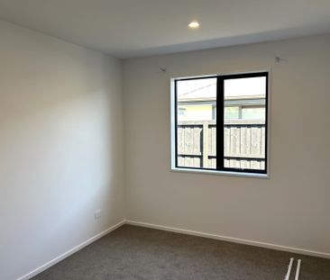 New 4 Bedroom Home - Photo 4