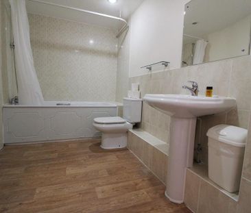 2 bedroom apartment to rent - Photo 6