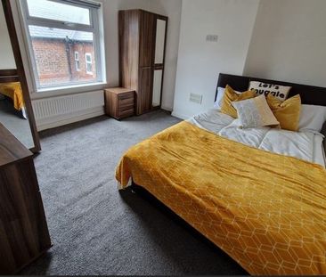 Room in a Shared House, Shirley Avenue, M7 - Photo 1