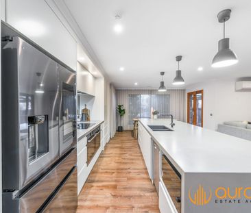 CHARMING FAMILY HOME - Photo 6