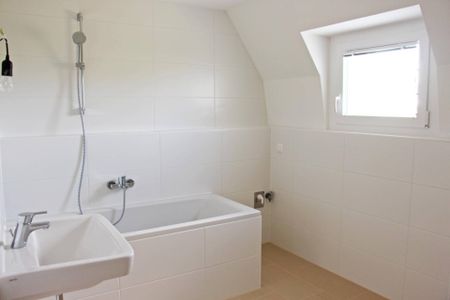 4 Zimmer im Dachgeschoss mit Terrasse - Photo 4