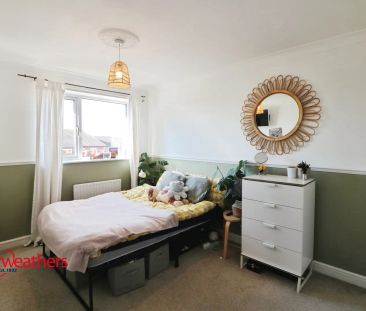 3 bed terraced house to rent in St. Marys View, Rotherham - Photo 5