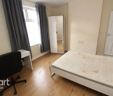 4 bedroom terraced house to rent - Photo 2