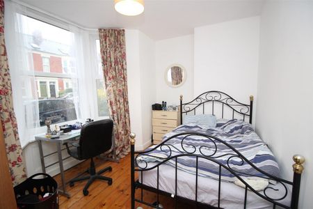 3 bedroom Student Flat to rent in Newlands Road, Newcastle Upon Tyne - Photo 4