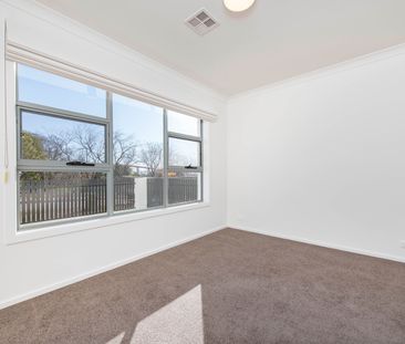 4 Isherwood Street, Weston ACT 2611 - Townhouse For Rent | Domain - Photo 5