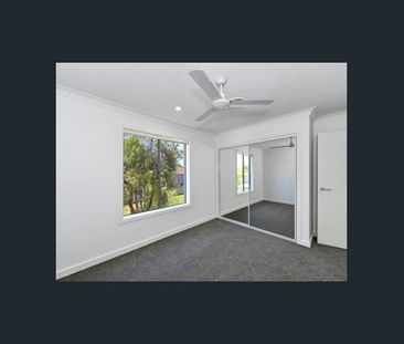 MODERN FOUR BEDROOM DUPLEX - FURNISHED - Photo 6