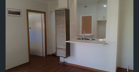 Perfect blend of art-deco with contemporary style 3BR Family Home - Photo 5