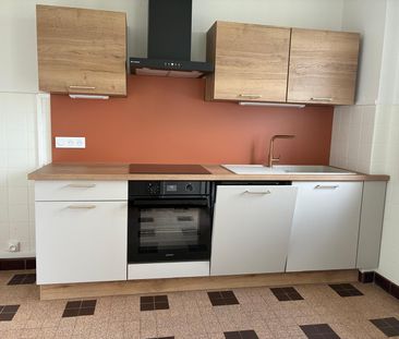Location Appartement 4 pièces 87m² VALENCE 26000 - Photo 4