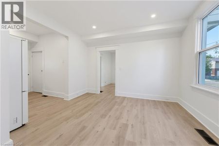 11 CHARLES Street Unit# 1, Brantford, Ontario, N3T1A9 - Photo 5