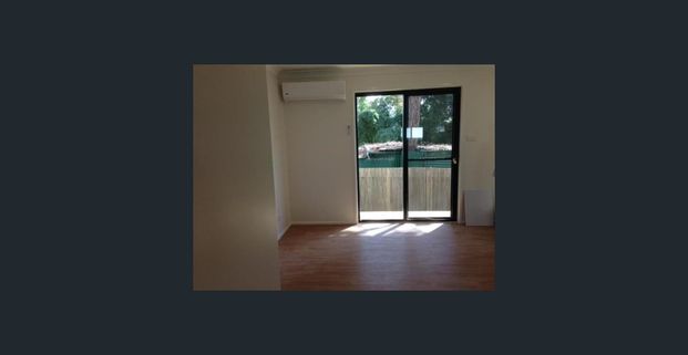 Stunning 3 Bedroom Garden Home - Photo 1