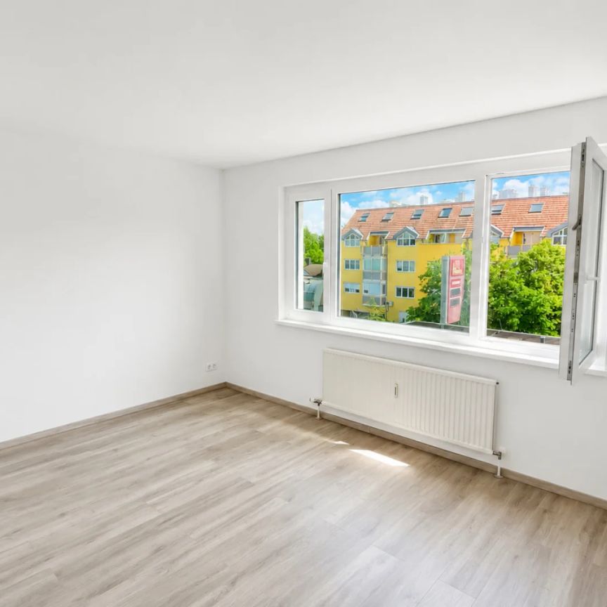 Erstbezug nach Sanierung, moderne Einzimmerwohnung in zentraler Lage mit neuer Einbauküche - PROVISIONSFREI - Photo 1