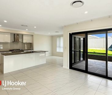 4 Bedroom Family Home - With A Garden Shed - Photo 5