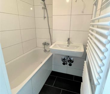 Moderne 3-Zimmer-Etagenwohnung mit Laminat und großem Balkon in Wol... - Foto 4