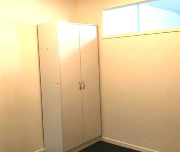 3 Bedroom Spacious Flat in Glen Innes Town Centre - Photo 5