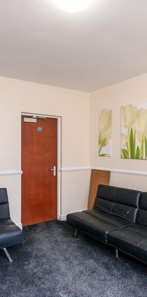 1 bedroom in a house share to rent - Photo 1