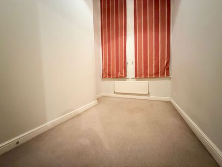Monro Drive, Guildford, GU2 9PF - Photo 5