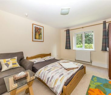 The Terrace, Redbourn, Hertfordshire, AL3 7HQ - Photo 3