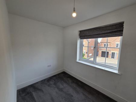 3 bedroom link detached house to rent - Photo 2