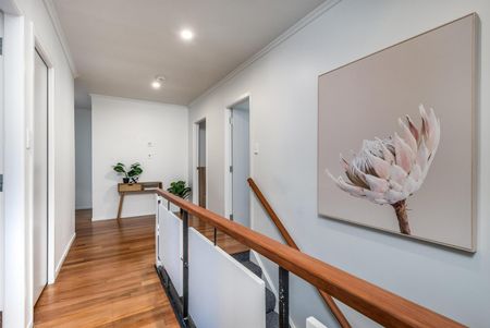 52 Kiwi Crescent, Tawa - Photo 4