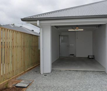 FULLY SECURE & PERFECT FOR A FAMILY. LESS THAN TWO YEARS OLD - Photo 2