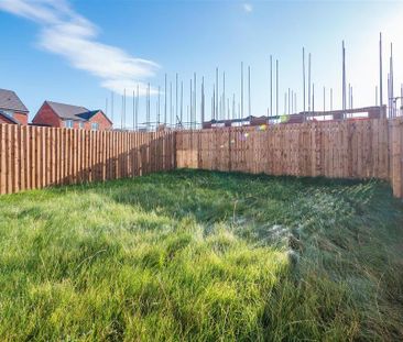 3 bedroom semi-detached house to rent - Photo 2