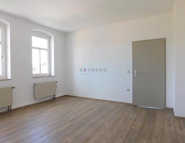 Großzügige Dachgeschossperle mit 3 Zimmern & Einbauküche! - Foto 1