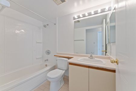 For Lease - 5 Greystone Walk Drive Unit# 815, Toronto, Ontario - Photo 4
