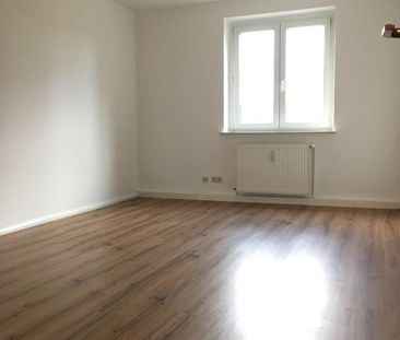 hübsche 3 Zimmerwohnung mit Tageslichtbad und schönem Garten - Foto 1