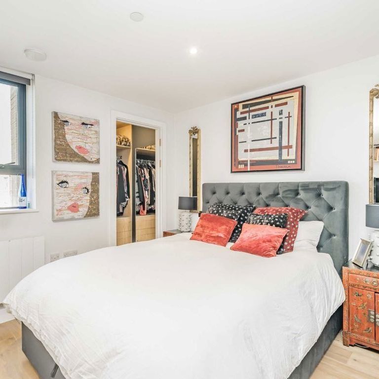 Balham High Road, SW12 9BF, London - Photo 1