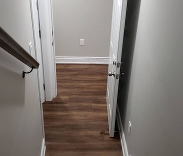 For Lease - 503 Sixteen Mile Drive Unit# Lower, Oakville, Ontario - Photo 4