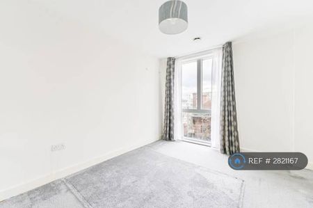 3 bedroom flat to rent - Photo 5